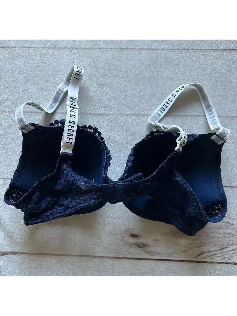 Victoria Secret T-shirt push-up full coverage navy blue  Bra 36B crochet girl